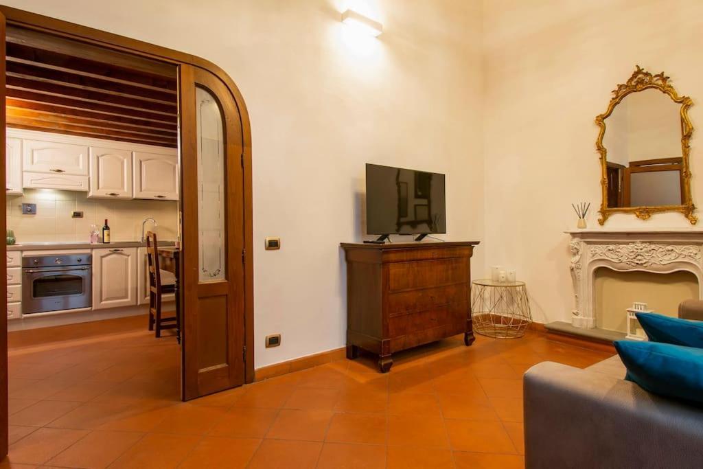Апартаменти Demedici Apt W/ 2Br 1' Walk Uffizi & Ponte Vecchio Флоренція Екстер'єр фото
